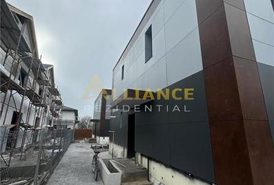 Casă cu 3 camere cu Canalizare în Central