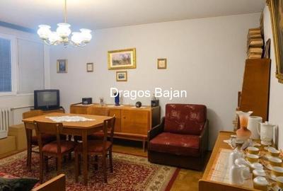 Sala Palatului // vedere spate // balcon - 16