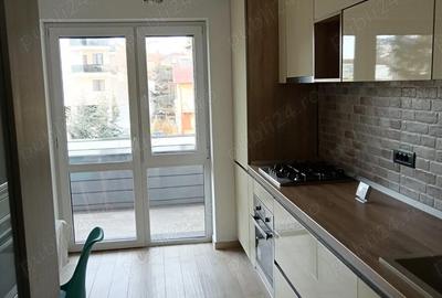 Apartament cu 3 camere decomandat în Central - 1