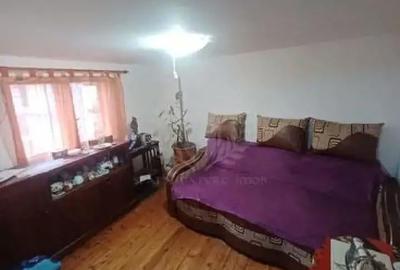 Casă cu 6 camere cu Teren 400 Mp în 8 Martie - 10