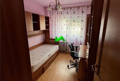Apartament cu 4 camere decomandat, mobilat în Vasile Aaron - 5