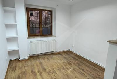 Birou, de 41 mp, în Central - 2