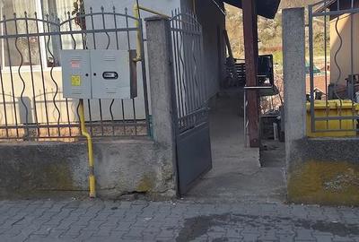 Casă cu 3 camere cu Teren 356 Mp în Central - 1