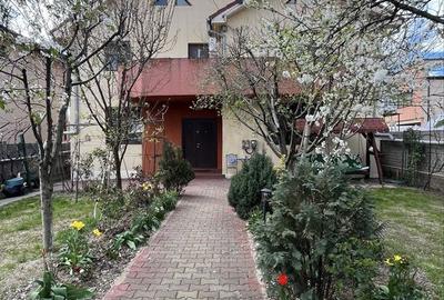 Casă cu 4 camere în Central - 1