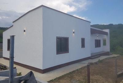 Casă cu Teren 500 Mp în Tomești - 3