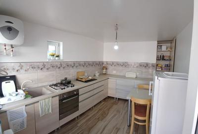 Casă cu 5 camere cu Teren 347 Mp în Central - 10