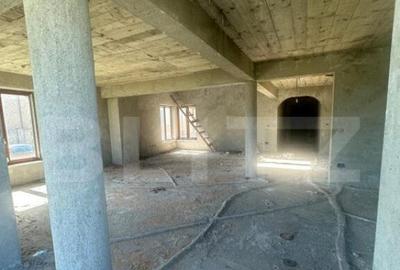 Spațiu comercial, de 600 mp, în Central - 17