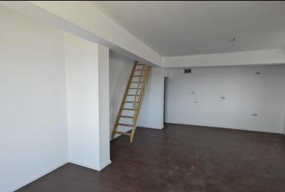 Inchiriez apartament 3 cam tip duplex cu vedere la mare si Lqc Nord - 3