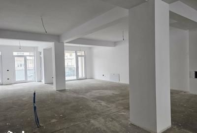 Spațiu comercial, de 244 mp, în Nufărul - 4