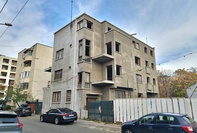 Casă individuală cu 31 camere cu Canalizare în Unirii - 1