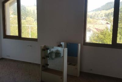 Apartament cu 3 camere în Central - 1