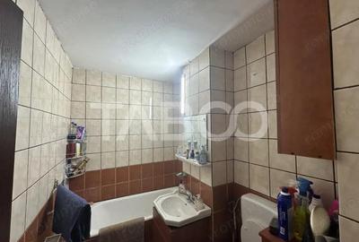 Apartament de inchiriat complet mobilat si utilat zona 1 Decembrie - 7