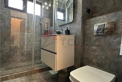 Apartament cu 3 camere semidecomandat în Podu Roș - 2