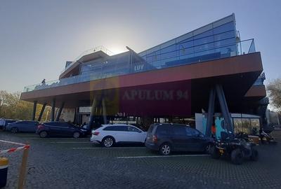 Apartament cu 4 camere semidecomandat în Nord