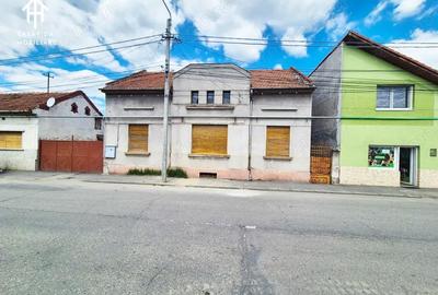 Casă cu 5 camere cu Teren 636 Mp în Central