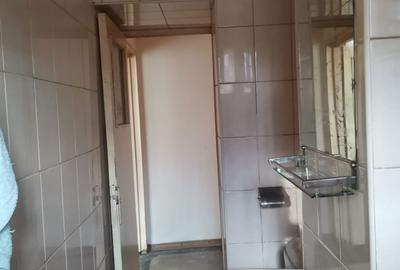 Garsonieră decomandată în Central - 4