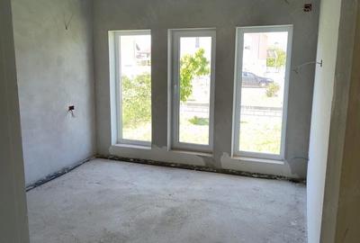 Casă cu 3 camere cu Teren 616 Mp în Moșnița Nouă - 2
