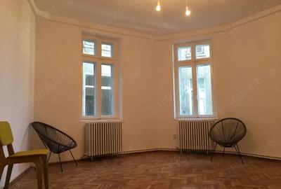 Apartament cu 4 camere decomandat în Central - 3