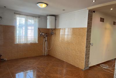 Vilă spațioasă în Giulești / Spacious Villa in Giulești - 4