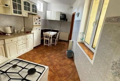 Casă cu 4 camere cu Canalizare în Titulescu - 7