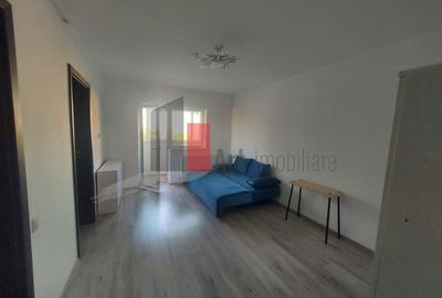 Garsonieră semidecomandată în Apărătorii Patriei