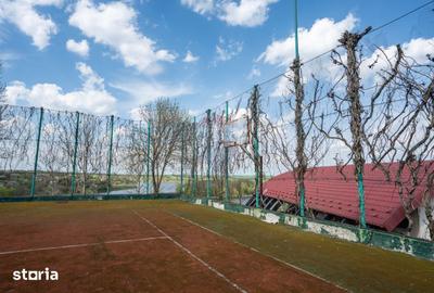 Casă cu 4 camere cu Teren 3000 Mp în Central - 1