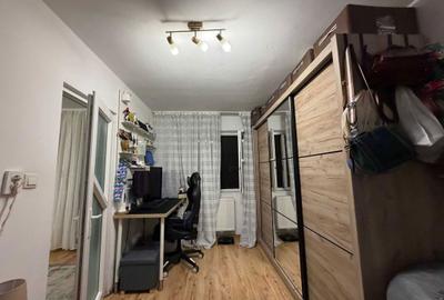 Apartament cu 2 camere semidecomandat în Km 4 - 1