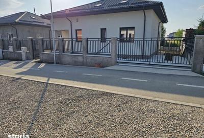 Casă cu 5 camere cu Canalizare în Central - 13