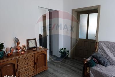 Casă cu 5 camere cu Teren 343 Mp în Central