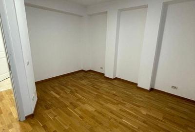 Apartament cu 4 camere în Străulești