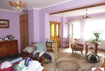 Casă cu 7 camere cu Teren 195 Mp în Semicentral - 11