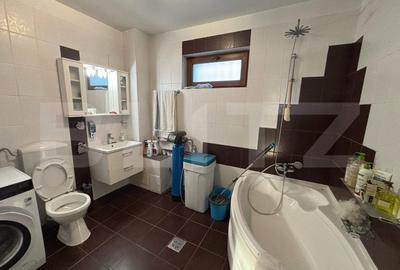 Casă cu 5 camere cu Teren 2300 Mp în Aninoasa - 12