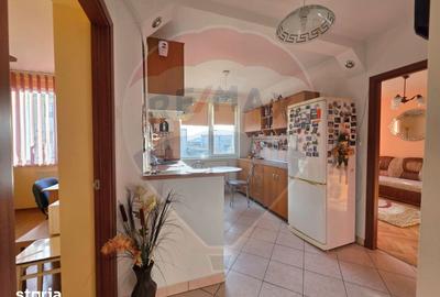 Apartament cu 3 camere semidecomandat în Central