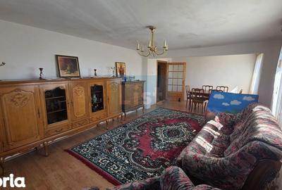 Casă cu 6 camere cu Teren 750 Mp în Schela - 5