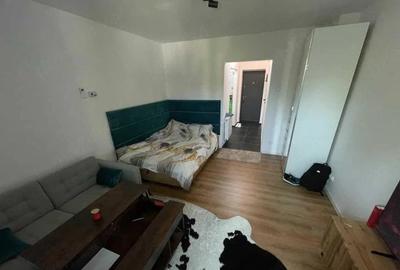 Garsonieră decomandată în Baba Novac