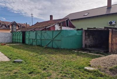 Casă cu 2 camere cu Teren 1114 Mp în Borș