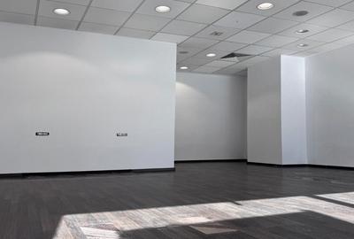 Spațiu comercial, de 60.130001068115 mp, în 1 Mai - 4