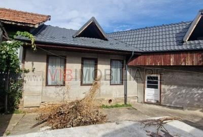 Maneciu Pamanteni - Casa  si anexa 170 mp construiti - 4 camere - 460 mp teren - 6