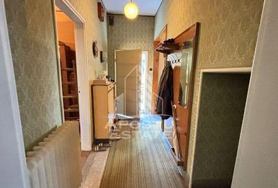 Casă cu 3 camere cu Teren 550 Mp în Girocului