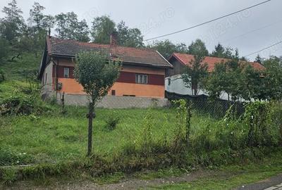 Casa + teren 1.000 mp in Lonea (jud. Hunedoara), pe Str. George Enescu - 2