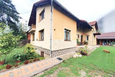 Casă individuală cu 5 camere în Dâmbul Rotund