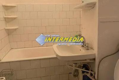 Garsonieră decomandată în Cetate - 4