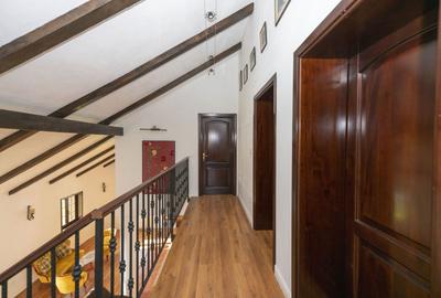 Casă cu 4 camere cu Teren 800 Mp în Sânmihaiu Român - 5