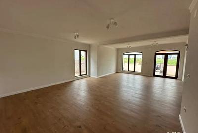 Casă cu 6 camere în Ghiroda