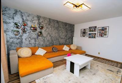Apartament cu 3 camere decomandat în C5 - 1
