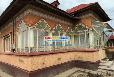 Casă cu 5 camere cu Teren 900 Mp în Răcari - 2