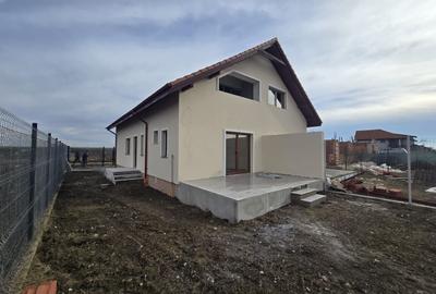 Duplex cu 4 camere cu Canalizare în Moșnița Nouă - 3