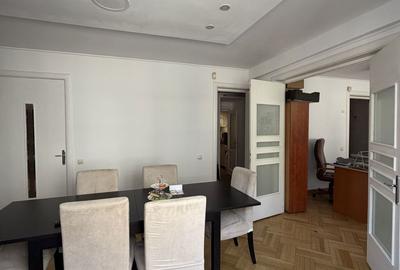 Apartament cu 4 camere decomandat în Calea Călărașilor - 14