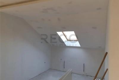 Casă cu 5 camere cu Teren 1480 Mp în Biharia - 8