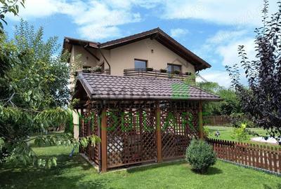 Casă cu 4 camere cu Teren 808 Mp în Stupini